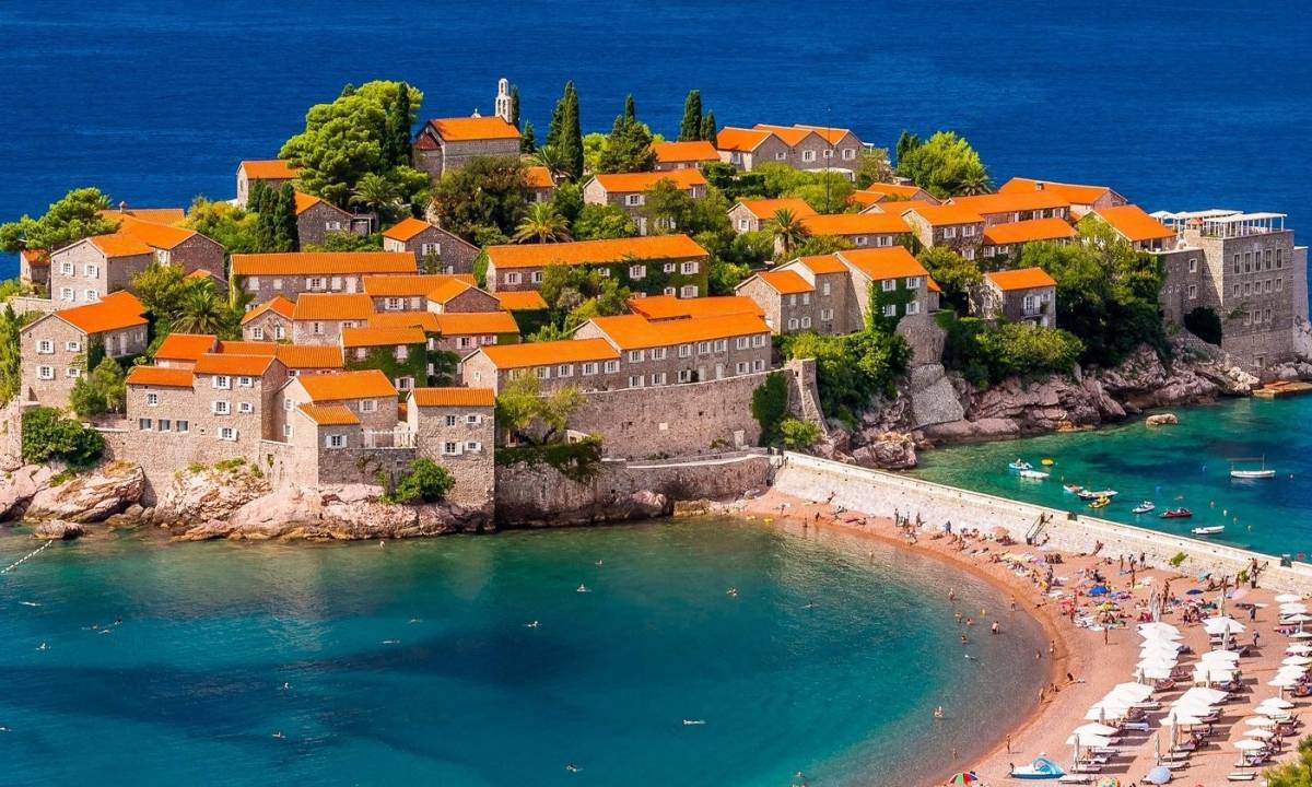 Fly Drive Montenegro - Rondreis Montenegro - Vakantie Montenegro - Sveti Stefan